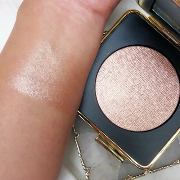 Victoria Beckham Estee Lauder Highlighter - Black Compact